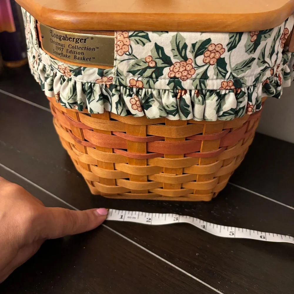 Longaberger 1997 Christmas Collection Snowflake Basket w Lid, Liner & Divider
